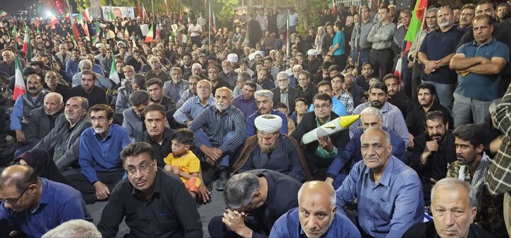 تصاویر/ مردم جیرفت همچنای پای کار نظام و انقلاب در تجمع شبانه