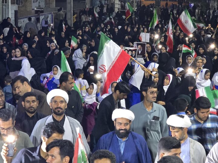 تصاویر/ مردم ریگان همچنای پای کار نظام و انقلاب در تجمع شبانه