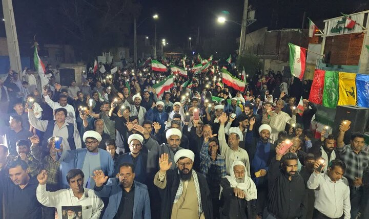 تصاویر/ مردم ریگان همچنای پای کار نظام و انقلاب در تجمع شبانه