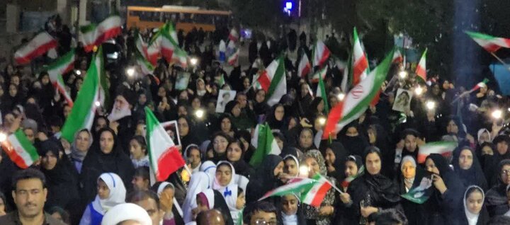 تصاویر/ مردم ریگان همچنای پای کار نظام و انقلاب در تجمع شبانه