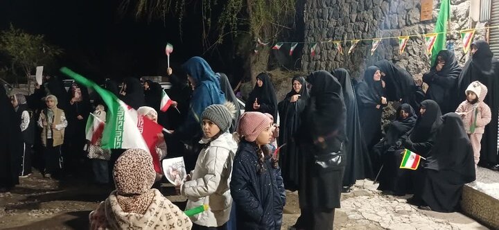 تصاویر / راهپیمایی باشکوه خودرویی مردم شریف شهر رینه لاریجان به مقصد روستای گزانه