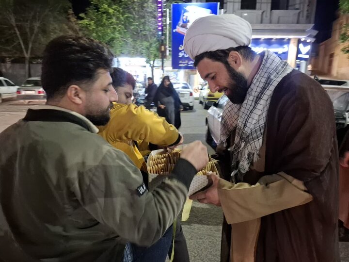 تصاویر/ خدمت رسانی طلاب جهادی هیئت منتظران ظهور مدرسه علمیه آیت الله مصطفوی کاشانی