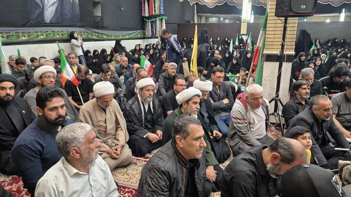 تصاویر/ حضور مدیر و معاونان حوزه علمیه منطقه کاشان در اجتماع شبانه مردم ولایی طاهرآباد