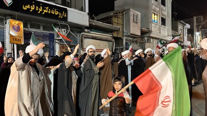 تصاویر/ اجتماع پرشور مروحانیت و طلاب مرندی پای نظام اسلامی