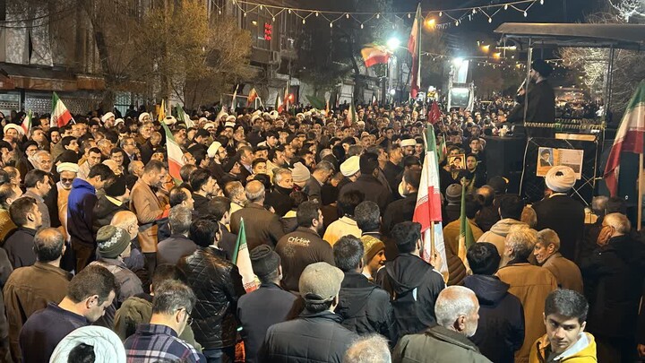 تصاویر/ اجتماع پرشور مروحانیت و طلاب مرندی پای نظام اسلامی