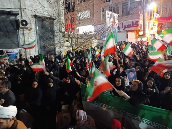 تصاویر/ ادامه تجمعات در تکاب در خونخواهی رهبر شهید انقلاب