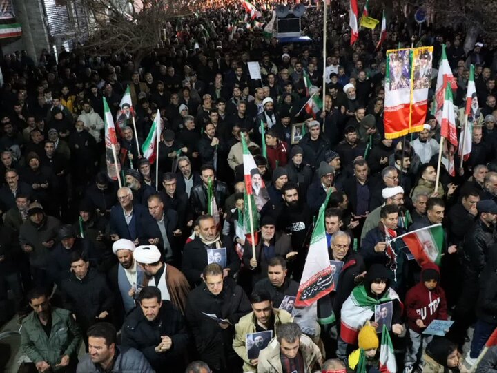 تصاویر/ ادامه تجمعات در تکاب در خونخواهی رهبر شهید انقلاب