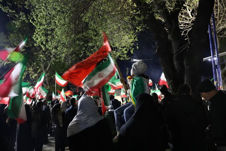 تصاویر/ ادامه تجمعات در تکاب در خونخواهی رهبر شهید انقلاب