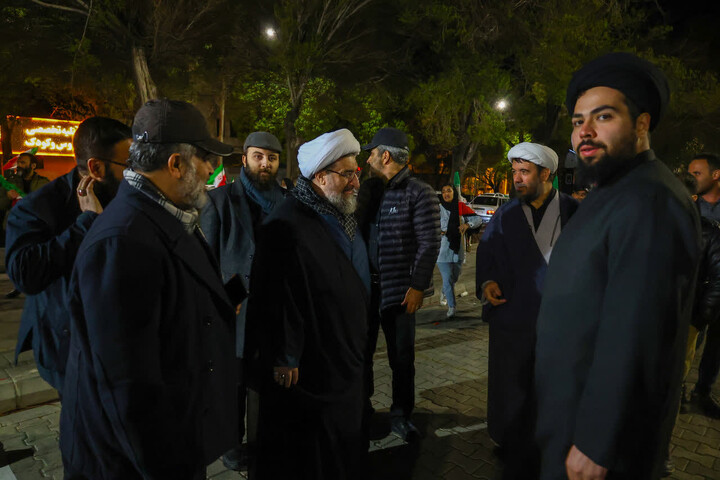 تصاویر / برپایی موکب بنیاد بین المللی آشار عاطفه های آذربایجان شرقی  در کنار حماسه آفرینی های مردم