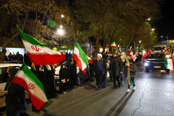 تصاویر / برپایی موکب بنیاد بین المللی آشار عاطفه های آذربایجان شرقی  در کنار حماسه آفرینی های مردم
