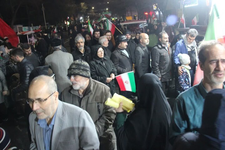 تصاویر / برپایی موکب اوقاف و امور خیریه استان آذربایحان شرقی در کنار حماسه آفرینی های مردم