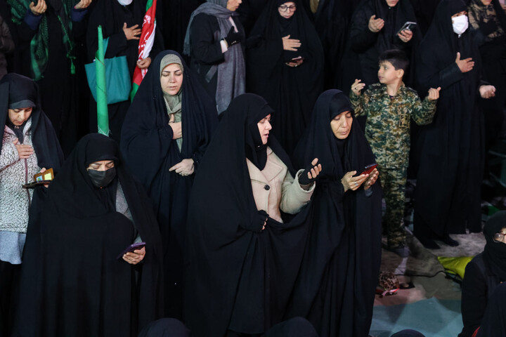 تصاویر /  اقامه نماز استغاثه به امام زمان(عج) در همدان