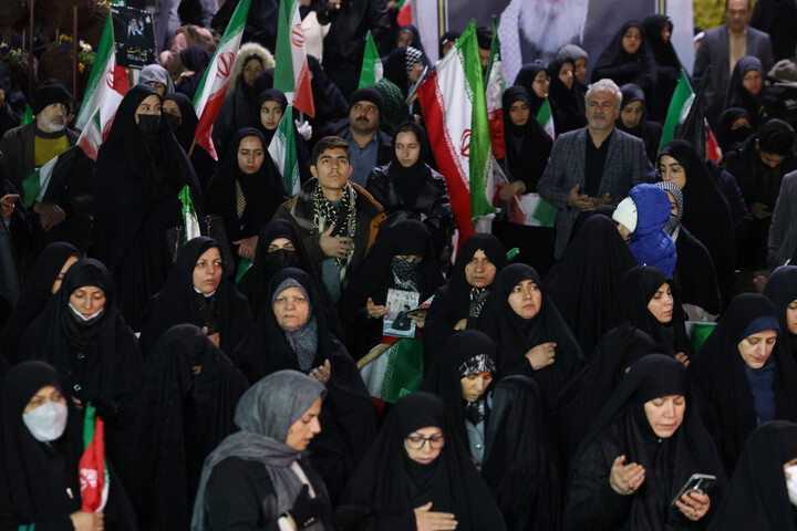تصاویر /  اقامه نماز استغاثه به امام زمان(عج) در همدان