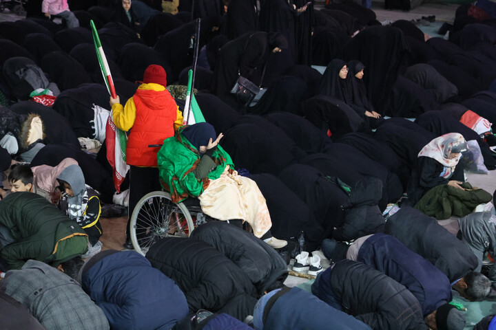 تصاویر /  اقامه نماز استغاثه به امام زمان(عج) در همدان