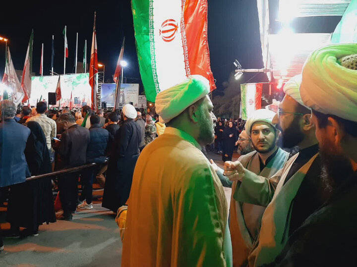 تصاویر/ برپایی موکب مدرسه علمیه المهدی(عج) آران و بیدگل یادبود شهدای جنگ رمضان