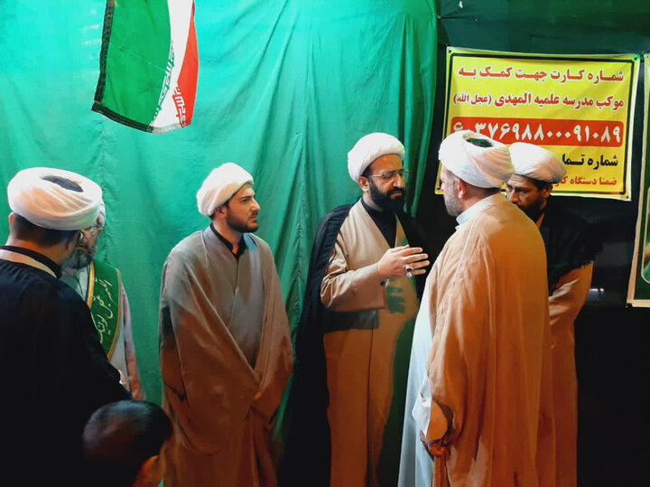 تصاویر/ برپایی موکب مدرسه علمیه المهدی(عج) آران و بیدگل یادبود شهدای جنگ رمضان