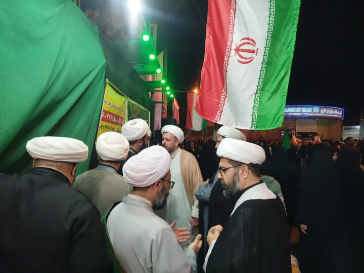 تصاویر/ برپایی موکب مدرسه علمیه المهدی(عج) آران و بیدگل یادبود شهدای جنگ رمضان