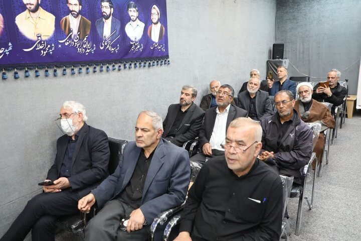 تصاویر/ نماینده ولی‌فقیه در استان سمنان در دیدار با جمعی از رزمندگان هشت‌سال دفاع مقدس