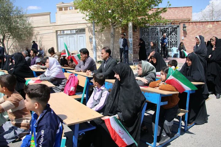تصاویر/ اولین مدرسه استان سمنان به نام “شهدای شجره طیبه” نامگذاری شد