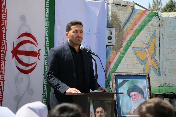 تصاویر/ اولین مدرسه استان سمنان به نام “شهدای شجره طیبه” نامگذاری شد