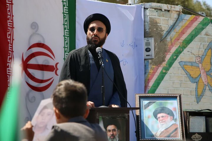 تصاویر/ اولین مدرسه استان سمنان به نام “شهدای شجره طیبه” نامگذاری شد