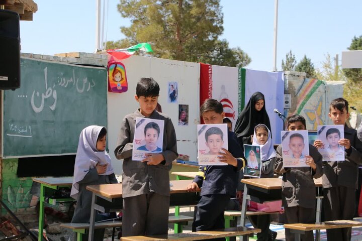 تصاویر/ اولین مدرسه استان سمنان به نام “شهدای شجره طیبه” نامگذاری شد