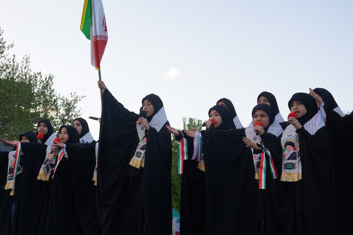 تجمع کودکان اصفهانی در محکومیت جنایات آمریکایی صهیونی و اربعین امام شهیدمان