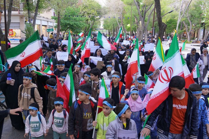 تجمع کودکان اصفهانی در محکومیت جنایات آمریکایی صهیونی و اربعین امام شهیدمان