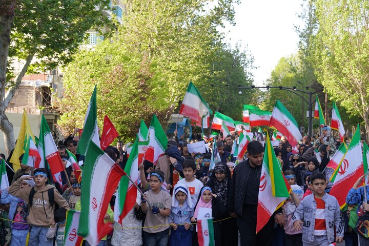 تجمع کودکان اصفهانی در محکومیت جنایات آمریکایی صهیونی و اربعین امام شهیدمان