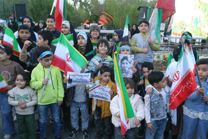 تجمع کودکان اصفهانی در محکومیت جنایات آمریکایی صهیونی و اربعین امام شهیدمان
