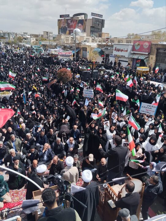 تصاویر/اجتماع بانوان اراکی در حسینیه ایران به مناسبت چهلم امام شهید و شهدای جنگ رمضان