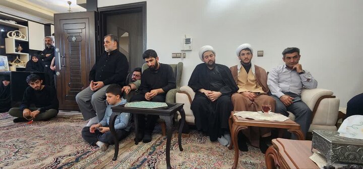 تصاویر / دیدار طلاب شهرستان بابل، با خانواده شهید مهدی حمزه پور از شهدای رمضان