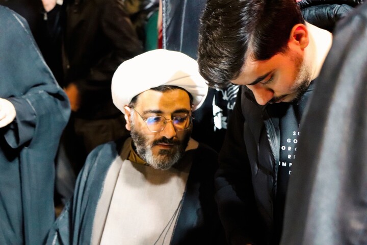 تصاویر / برپایی موکب حوزه علمیه بناب در کنار حماسه آفرینی های مردم
