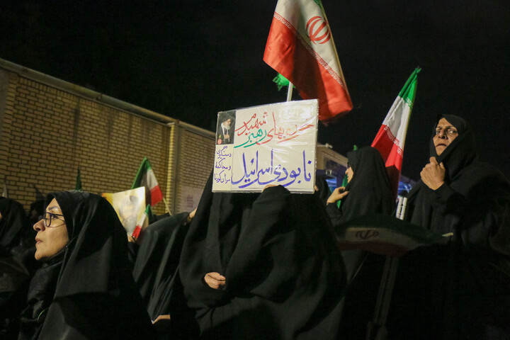 تصاویر/ مراسم وداع با پیکر مطهر طلبه شهید محمد توکلی در مدرسه علمیه فاطمی