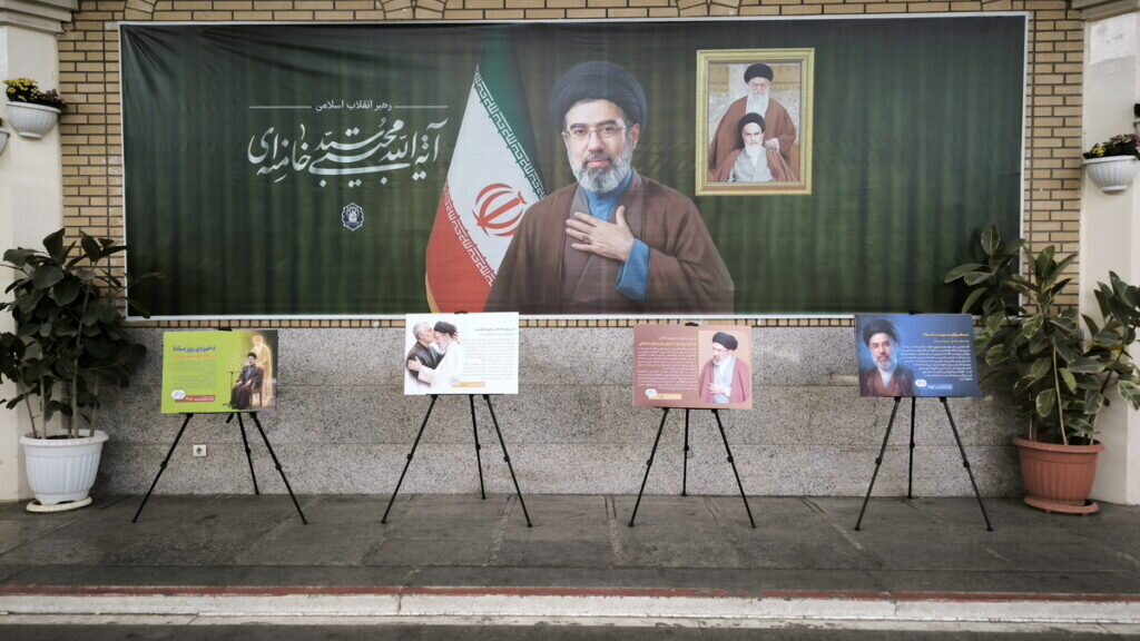 برپایی نمایشگاه «صالح بعد صالح» در حرم بانوی کرامت + تصاویر