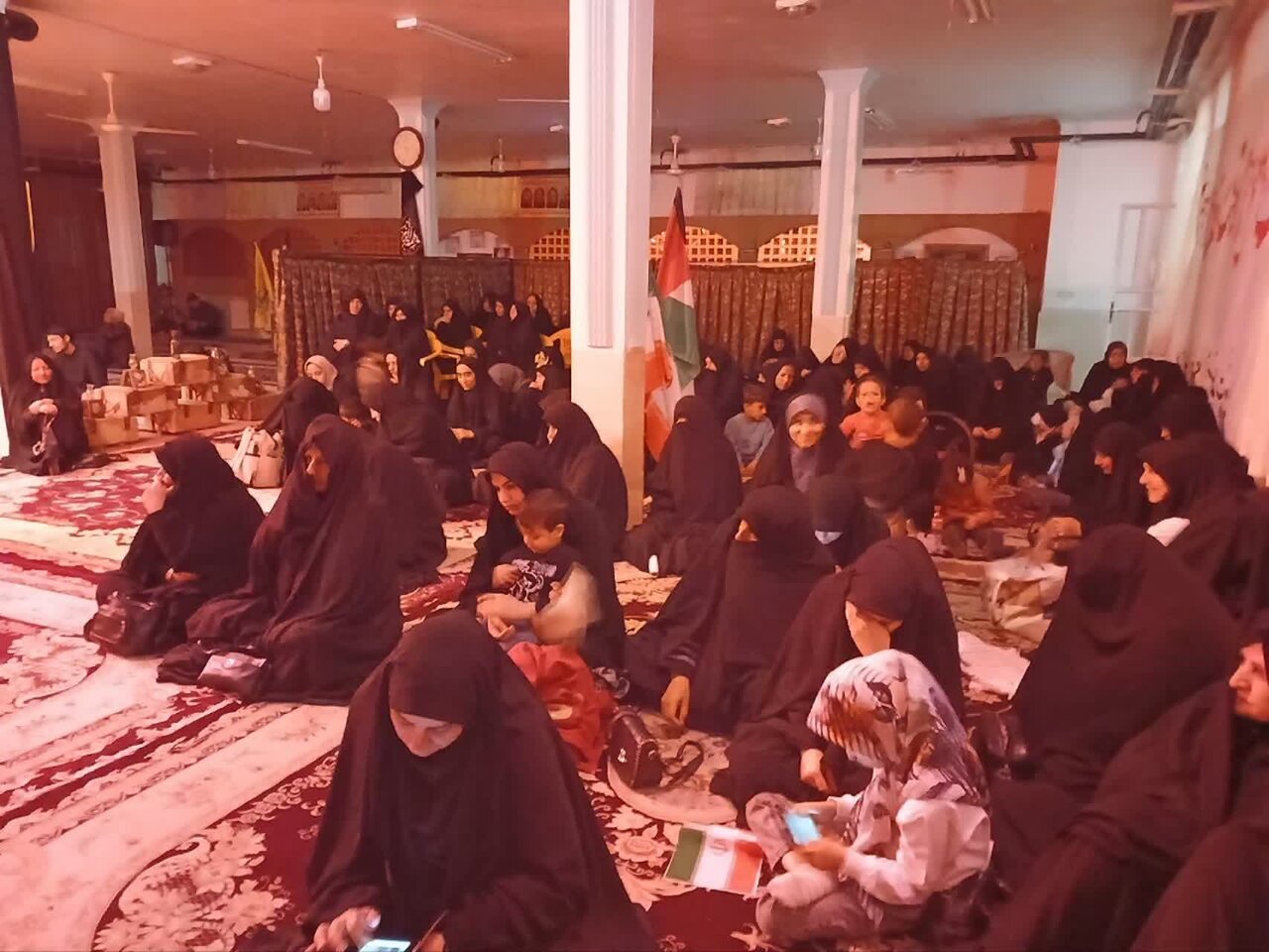 میزبانی مدرسه علمیه حضرت زینب (س) یزد از سوگواران اربعین رهبر شهید