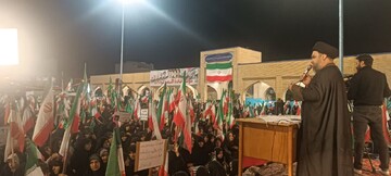 فریب لبخند و مذاکره دشمن را نخورید / ترامپ خبیث دنبال تحقیر ملت ایران است