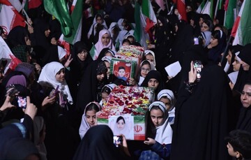 تصاویر/ گرامیداشت شهدای دانش‌آموز میناب در شادآباد تهران