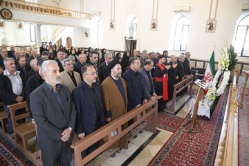 تصاویر/ برگزاری مراسم چهلمین روز شهادت رهبر معظم انقلاب در کلیسای کاتولیک آشوری و کلدانی ارومیه