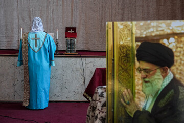 تصاویر/ مراسم چهلمین روز شهادت امام خامنه‌ای در کلیسای سرکیس مقدس تهران