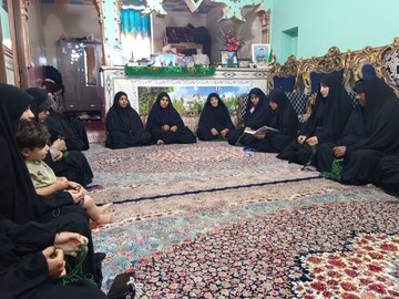 تصاویر/ دیدار مدیر کادر و جمعی از طلاب مدرسه علمیه کوثر(س) قلعه گنج با خانواده پاسدار شهید مهران خردمند