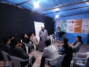 تصاویر/  گوشه ای از فعالیت طلاب و مبلغین در موکب تبیینی در شهرستان اسلامشهر