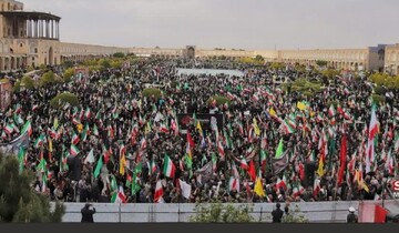 سوگ مردم در اربعین قائد امت؛ حماسه ی بعثت خون و اتحاد ملت