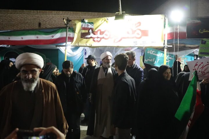 تصاویر/ بازدید نماینده رهبر معظم انقلاب در استان از مواکب عزت و اقتدار شهرستان سمنان