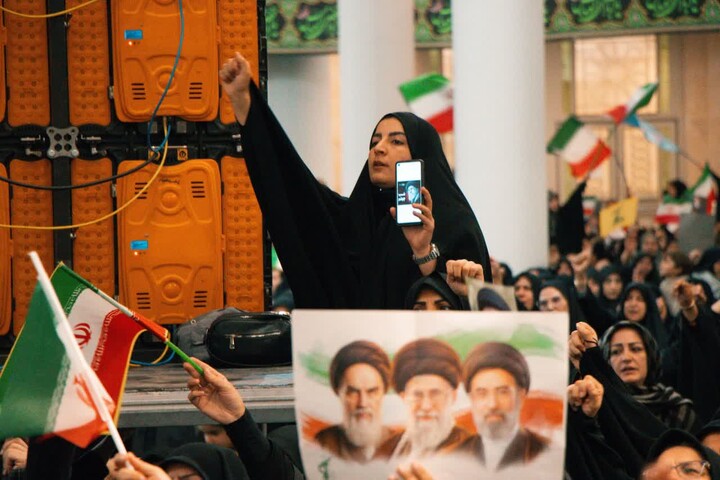 تصاویر | اجتماع باشکوه بانوان زنجانی در مصلای خاتم الانبیــاء ﷺ