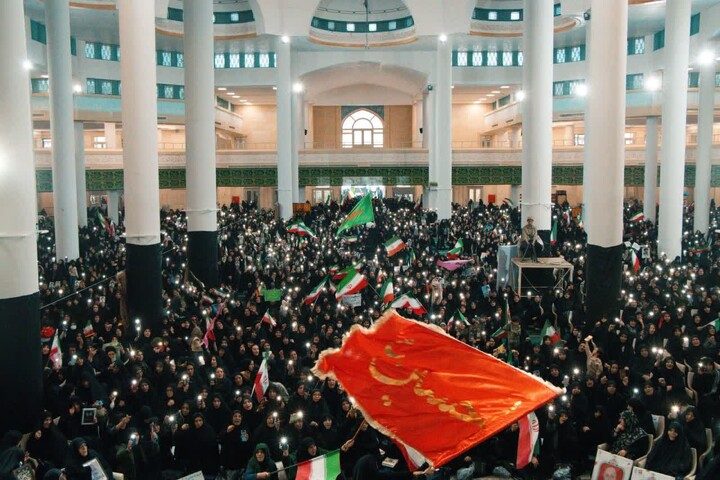 تصاویر | اجتماع باشکوه بانوان زنجانی در مصلای خاتم الانبیــاء ﷺ