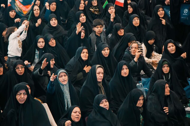 تصاویر | اجتماع باشکوه بانوان زنجانی در مصلای خاتم الانبیــاء ﷺ