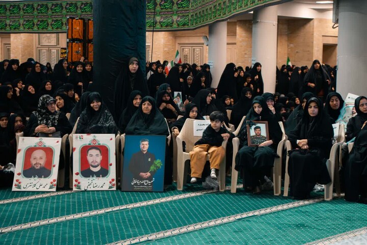 تصاویر | اجتماع باشکوه بانوان زنجانی در مصلای خاتم الانبیــاء ﷺ