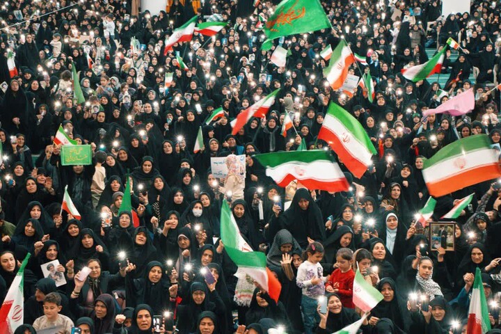 تصاویر | اجتماع باشکوه بانوان زنجانی در مصلای خاتم الانبیــاء ﷺ