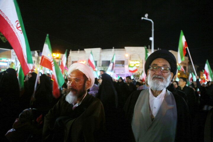 تصاویر/ تجمع مردم قم به مناسبت چهلمین روز شهادت قائد امت و شهدای جنگ رمضان